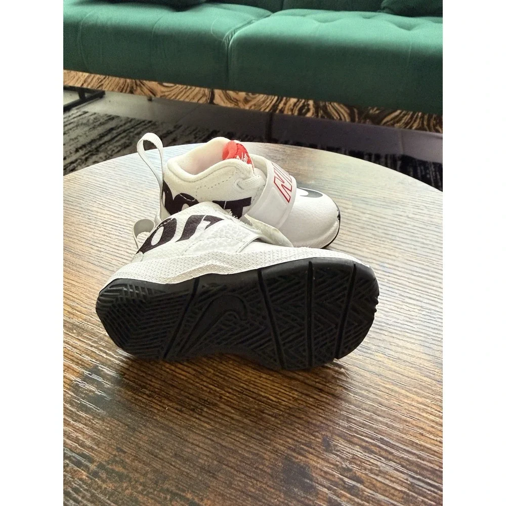 NIKE Team Hustle D8 Just Do It Shoes White #AQ9978-100 Infant/Toddler Sz 3c